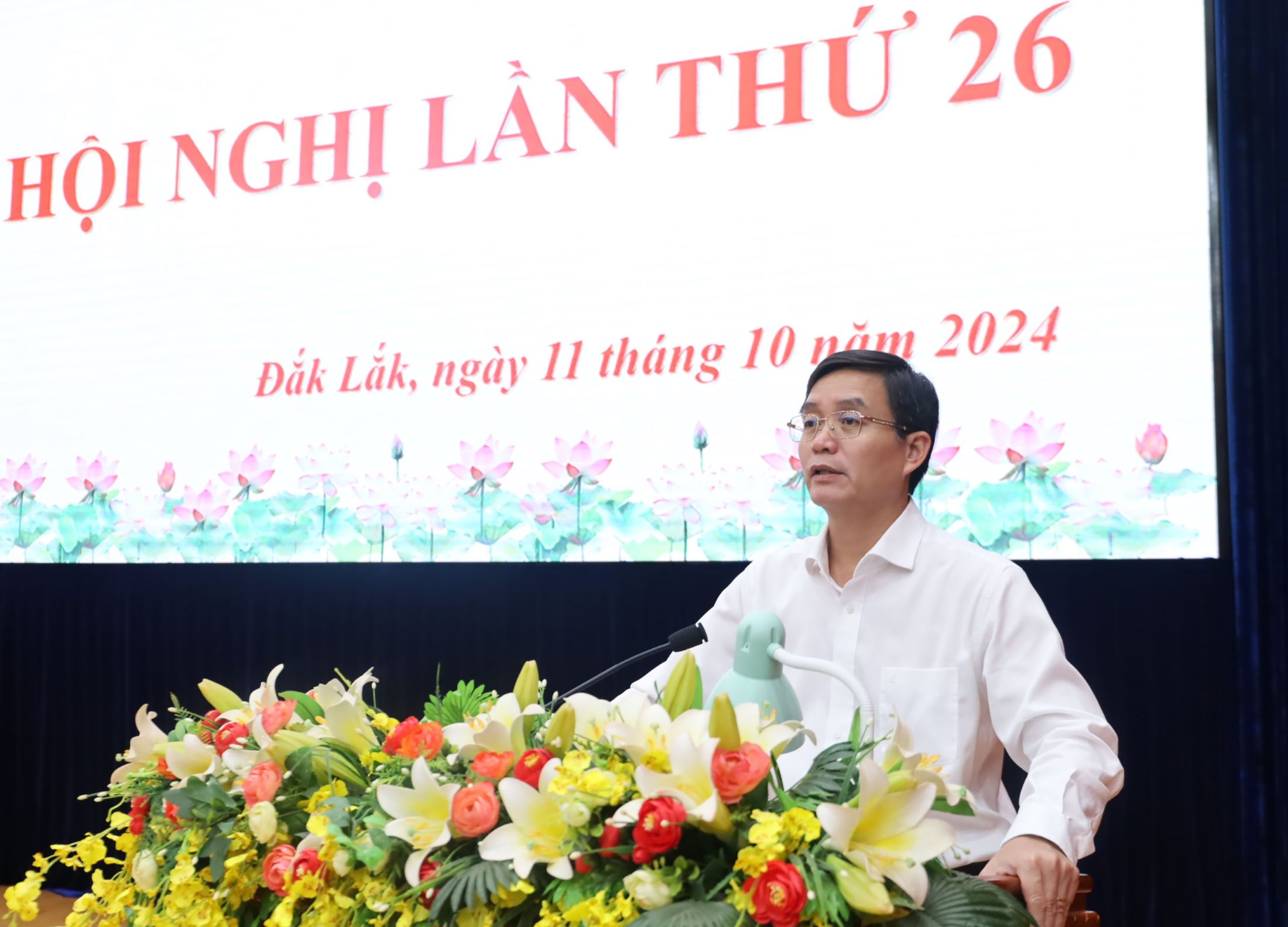 Ủy viên Trung ương Đảng, Bí thư Tỉnh ủy Nguyễn Đình Trung phát biểu kết luận hội nghị.