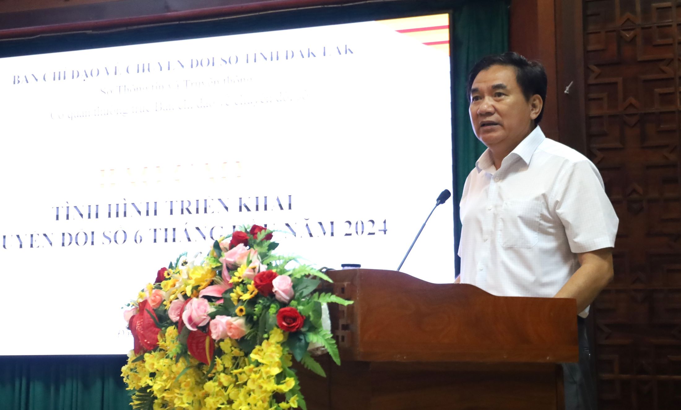 Giám đốc Sở Thông tin và Truyền thông Trương Hoài Anh phát biểu tại hội nghị.