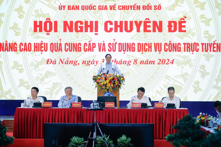 Thủ tướng chủ trì Hội nghị chuyên đề nâng cao hiệu quả cung cấp và sử dụng dịch vụ công trực tuyến (Ảnh chụp màn hình)