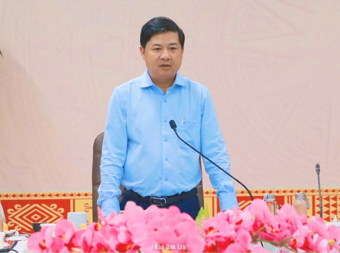 Ủy viên dự khuyết Trung ương Đảng, Bí thư Tỉnh ủy Lương Nguyễn Minh Triết phát biểu tại buổi làm việc.