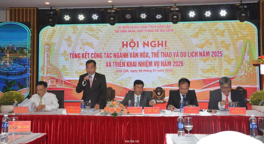 Ban Giám đốc Sở VHTT&DL chủ trì hội nghị.