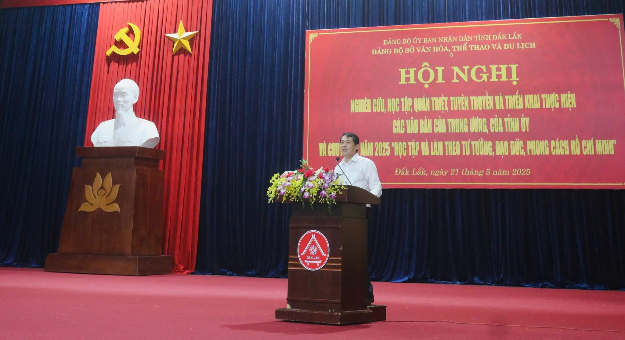 Đồng chí Lại Đức Đại, Ủy viên Ban Thường vụ Đảng ủy, Phó Giám đốc Sở Văn hóa, Thể thao và Du lịch quán triệt Chuyên đề năm 2025 “Học tập và làm theo tư tưởng, đạo đức, phong cách Hồ Chí Minh"