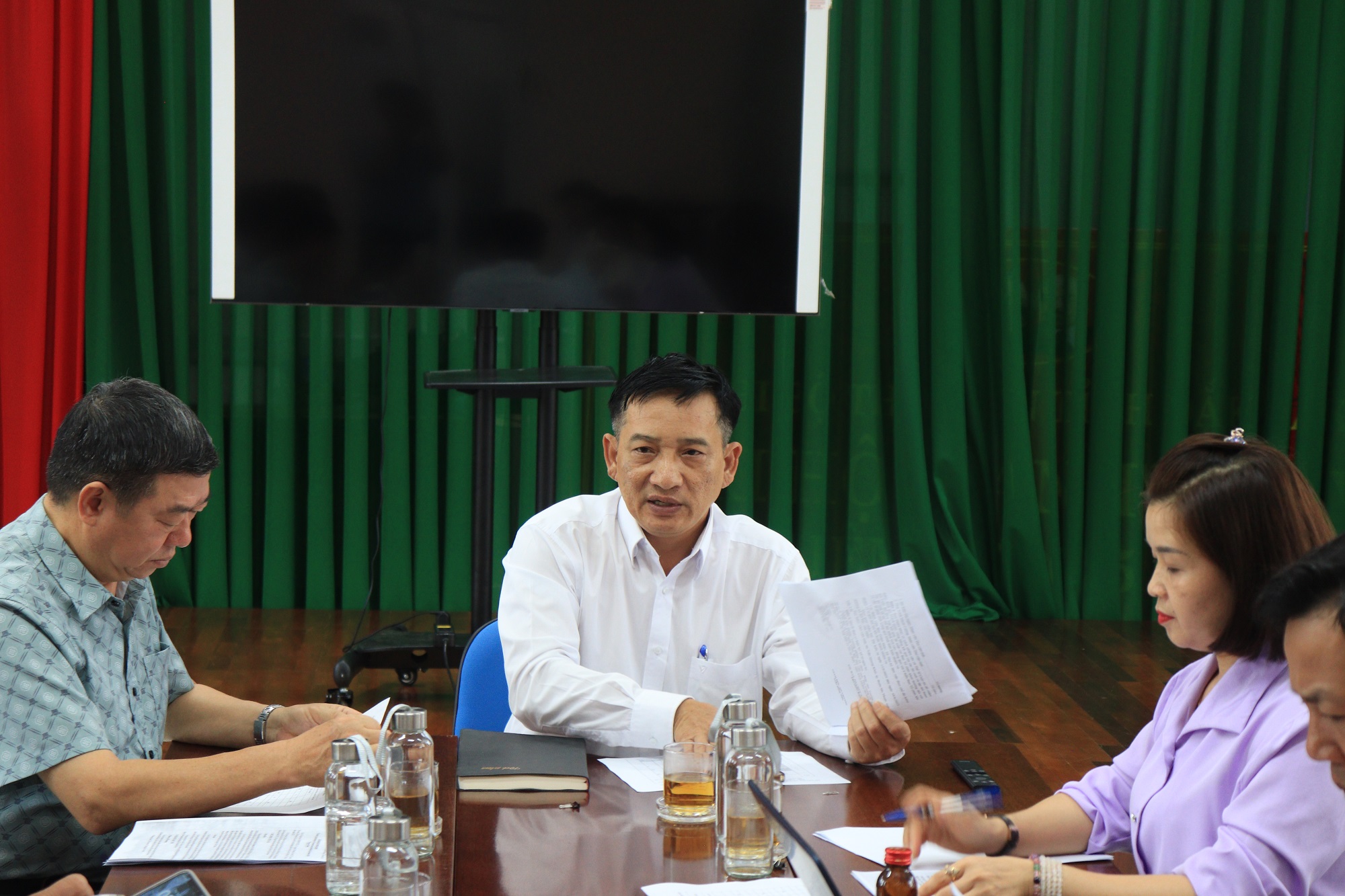 Ông Nguyễn Quốc Hiệp – Trưởng Ban Giám khảo phát biểu tại cuộc họp.