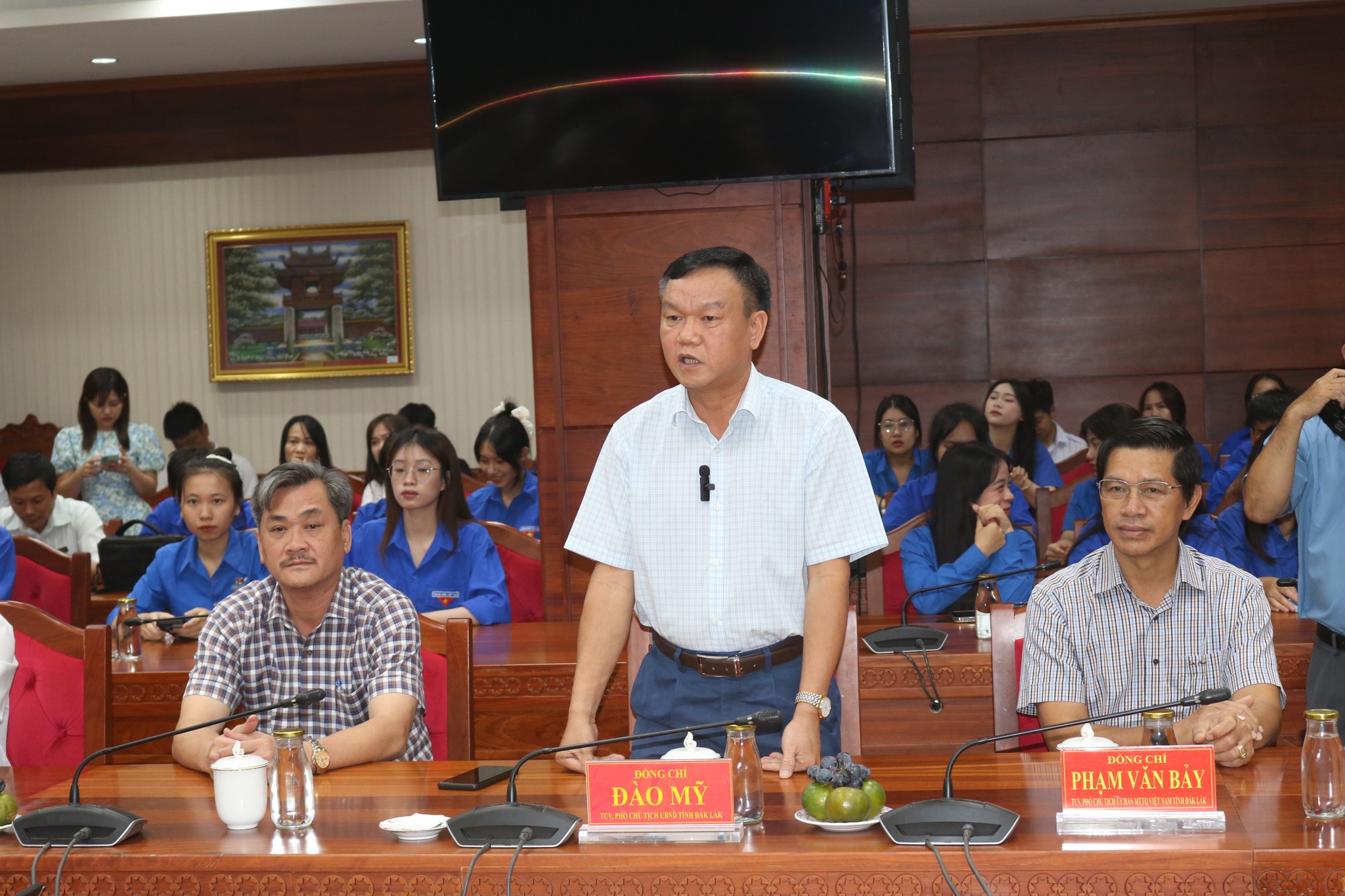 Ông Đào Mỹ - Phó Chủ tịch UBND tỉnh phát biểu tại buổi gặp mặt