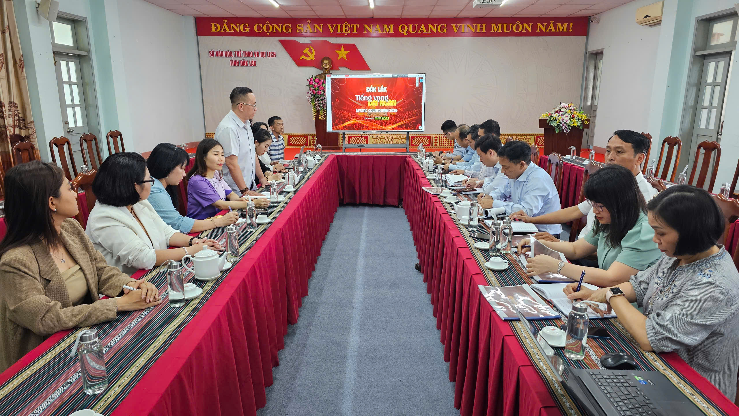 Đại diện Trung tâm Phát triển Xanh và Hợp tác Đầu tư phát biểu tại buổi làm việc