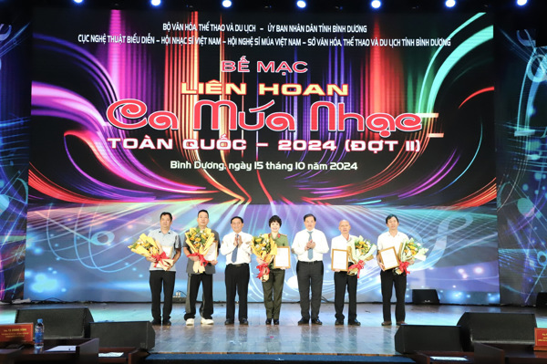 Bế mạc và trao giải Liên hoan Ca Múa Nhạc toàn quốc năm 2024