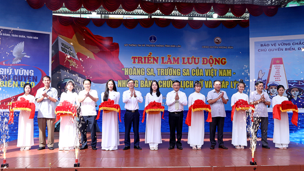 Khai mạc Triển lãm lưu động “Hoàng Sa, Trường Sa của Việt Nam - Những bằng chứng lịch sử và pháp lý”