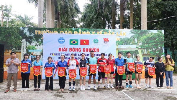 Giải bóng chuyền kỷ niệm 35 năm thiết lập quan hệ ngoại giao Việt Nam – Brazil