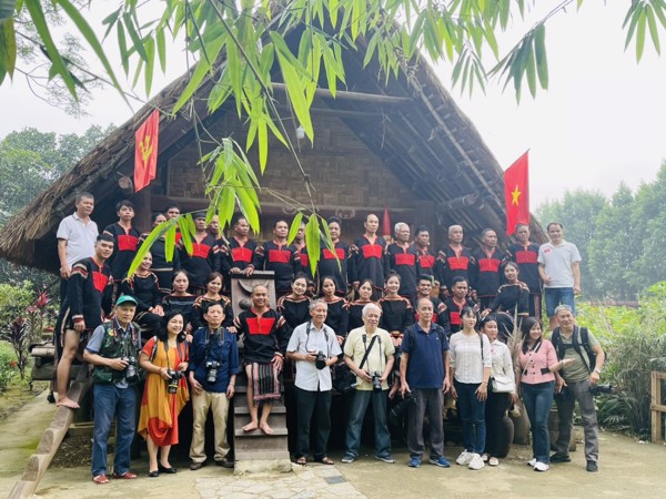 Tổ chức triển lãm ảnh "Sắc màu các dân tộc Việt Nam" tại Hà Nội và Đắk Lắk vào tháng 11 năm 2024
