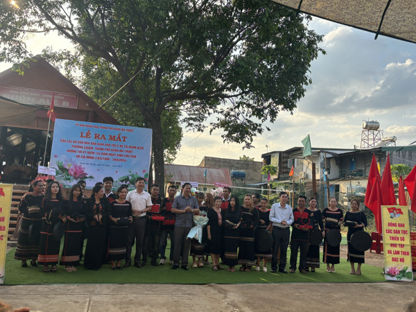 Lễ ra mắt Câu lạc bộ văn hóa dân gian dân tộc Êđê buôn Alê B,  phường Ea Tam, thành phố Buôn Ma Thuột