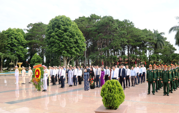 Lễ viếng Nghĩa trang Liệt sĩ tỉnh nhân kỷ niệm 78 năm Ngày Thương binh - Liệt sĩ