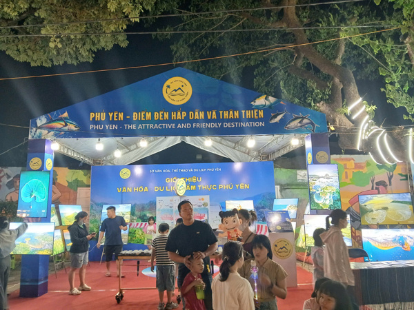 Sở Văn hóa, Thể thao và Du lịch tổ chức các hoạt động trưng bày gian hàng văn hóa ẩm thực, cà phê, sản phẩm OCOP
