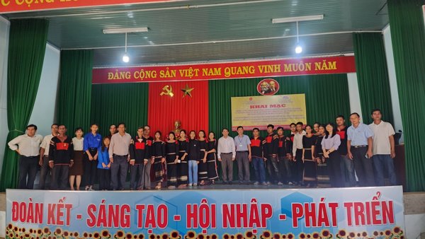 Khai mạc lớp truyền dạy diễn xướng, hát kể sử thi (kể Khan) tại xã Ea Tul  và lớp hát vần (Klei Duê) của người Êđê và xã Cuôr Dăng, huyện Cư Mgar