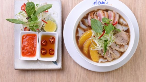 CNN ca ngợi bốn quán ăn Hà Nội “làm mới” ẩm thực Việt