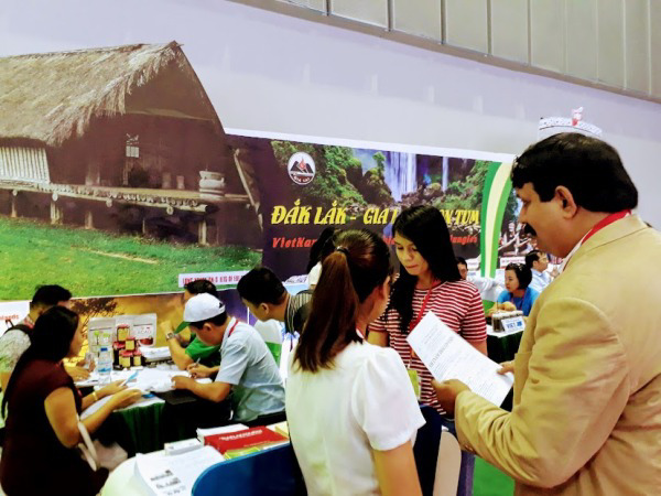 Bảo vệ quyền, lợi ích hợp pháp của khách du lịch, xử lý nhanh các sự cố, hỗ trợ khách du lịch trong mọi tình huống