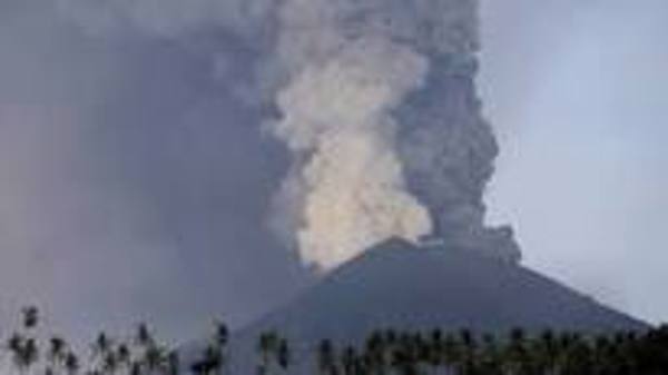 Đảm bảo an toàn cho khách du lịch khi núi lửa phun trào tại Bali, Indonesia