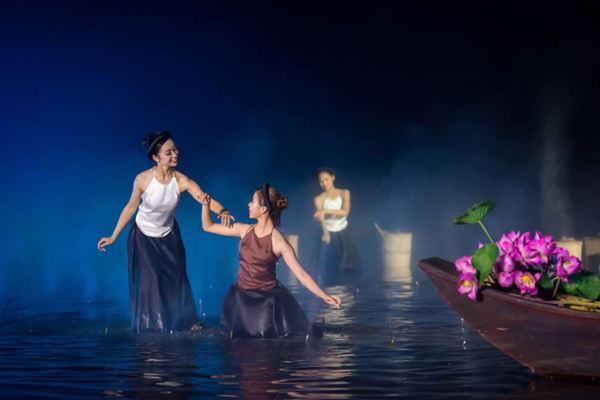 Đua show nghệ thuật cho du lịch