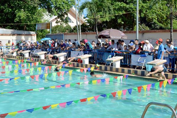 Hơn 500 vận động viên tham gia Giải bơi học sinh Tiểu học và Trung học cơ sở năm 2017