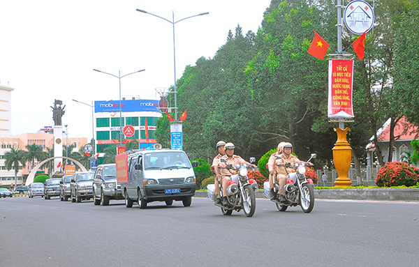 Lễ hưởng ứng “Ngày Pháp luật nước Cộng hòa xã hội chủ nghĩa Việt Nam 09/11” năm 2017