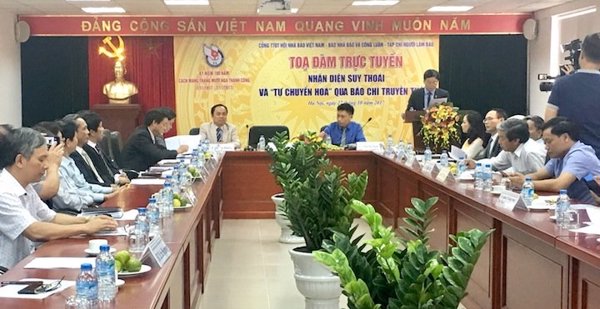 Nhận diện suy thoái và “tự chuyển hóa” qua báo chí truyền thông