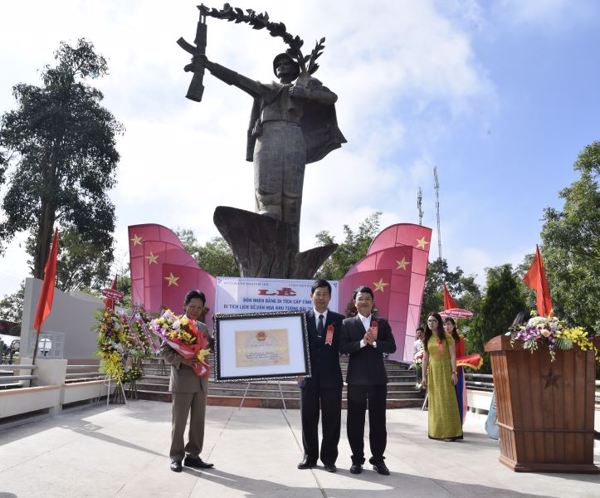 Đón nhận Bằng xếp hạng Di tích lịch sử, văn hóa cấp tỉnh: Khu tượng đài Thành quả Đoàn 333