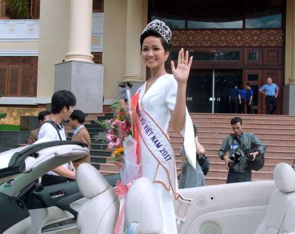 Hoa hậu Hoàn vũ Việt Nam H'Hen Niê sẽ giao lưu cùng khán giả Đắk Lắk đêm Giao thừa
