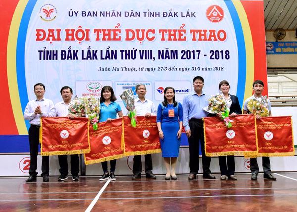 Bế mạc Đại hội Thể dục Thể thao tỉnh Đắk Lắk lần thứ VIII năm 2017 – 2018: Thị xã Buôn Hồ đoạt giải Nhất toàn đoàn.