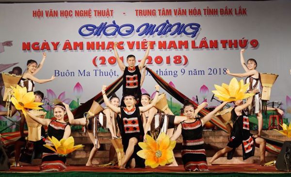 Chương trình Nghệ thuật chào mừng Ngày Âm nhạc Việt Nam lần thứ 9