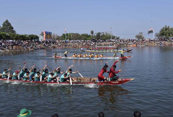 Sôi động Giải đua thuyền nam truyền thống tỉnh Đắk Lắk lần thứ XII năm 2019