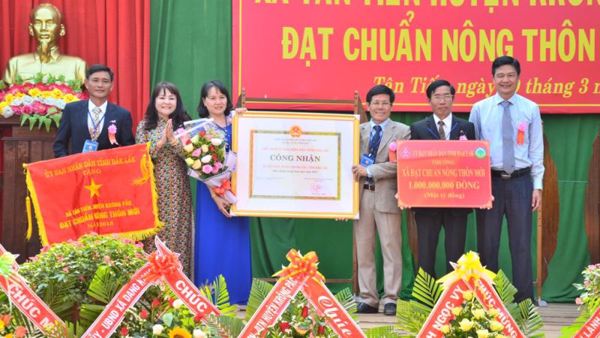  Xã Tân Tiến (huyện Krông Pắc) đạt chuẩn nông thôn mới