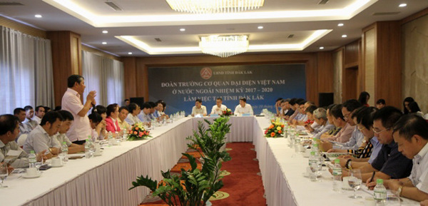 Đoàn các Trưởng cơ quan đại diện Việt Nam tại nước ngoài  làm việc tại Đắk Lắk