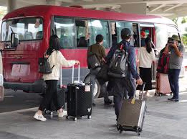 Tăng cường tuyên truyền, vận động nhân dân không tự ý di chuyển về quê và tổ chức hoạt động vận tải hành khách