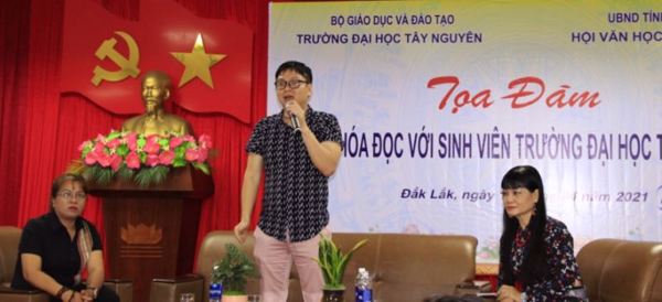 Tọa đàm về văn hóa đọc với học sinh và sinh viên