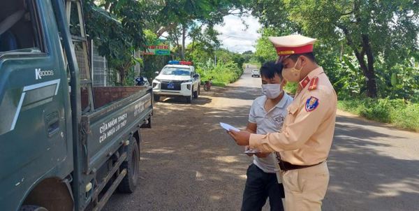 TP. Buôn Ma Thuột thành lập 7 Chốt kiểm soát phòng, chống dịch kiểm tra công dân ra vào thành phố