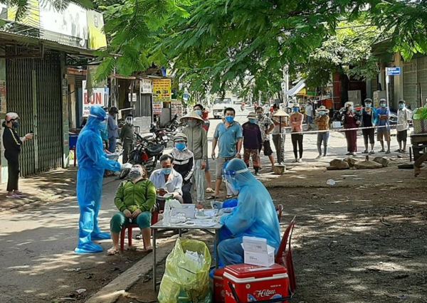 Thành phố Buôn Ma Thuột yêu cầu người dân không đi đến chợ, siêu thị, cửa hàng mua lương thực thực phẩm đến hết ngày 31/8