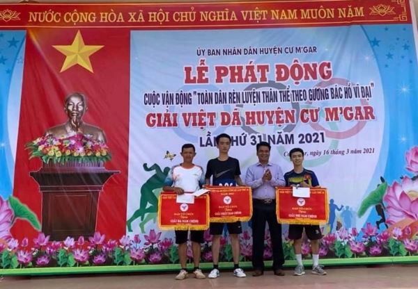 Cư M'gar tổ chức Lễ phát động Cuộc vận động “Toàn dân rèn luyện thân thể thao gương Bác Hồ vĩ đại” 