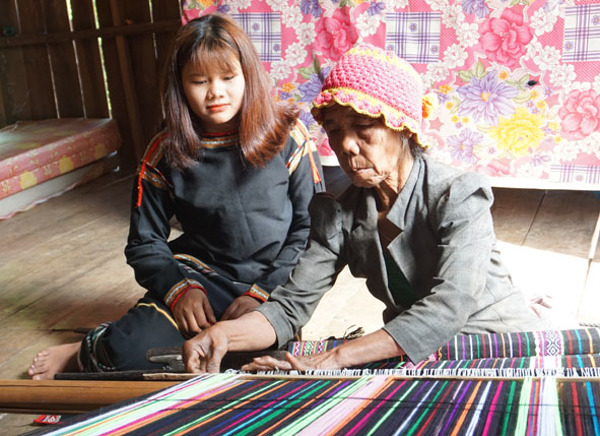 Lưu giữ nghề dệt truyền thống của người M'nông