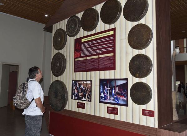 Bảo tàng tỉnh ứng dụng công nghệ hiện đại trên 130 hiện vật trưng bày