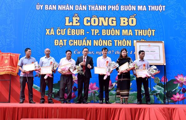 Thực hiện Chương trình Mục tiêu quốc gia xây dựng nông thôn mới năm 2022