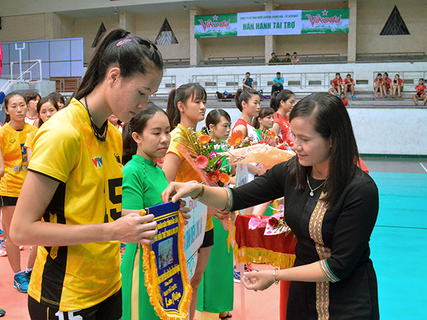 Khai mạc giải Bóng chuyền nữ Đắk Lắk mở rộng năm 2017
