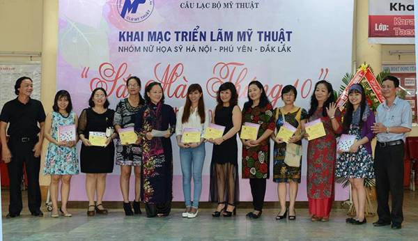 Triển lãm Mỹ thuật “Sắc màu tháng 10” năm 2016