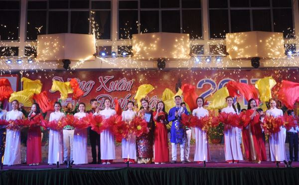 Chương trình nghệ thuật “Mừng Xuân Đinh Dậu 2017 - Mừng Đảng quang vinh”