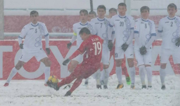 Park Hang-seo quát các cầu thủ U23 Việt Nam: 'Chúng ta không phải cúi đầu'
