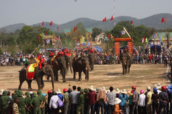 Triển khai quy định về xét tặng danh hiệu “Gia đình văn hóa “Thôn văn hóa”, “Làng văn hóa”, “Ấp văn hóa”, “Bản văn hóa”, “Tổ dân phố văn hóa”