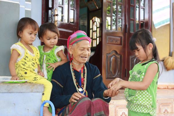 “Chấm dứt bạo lực đối với phụ nữ và trẻ em”