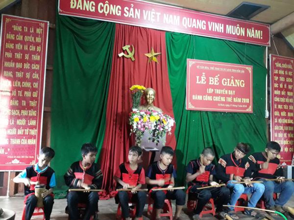 Mở lớp truyền dạy đánh cồng chiêng năm 2019 cho học sinh, sinh viên người dân tộc thiểu số tại Trường Đại học Tây Nguyên