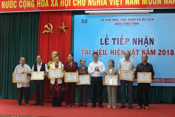 Bảo tàng tỉnh tổ chức Lễ tiếp nhận tư liệu, hiện vật được hiến tặng