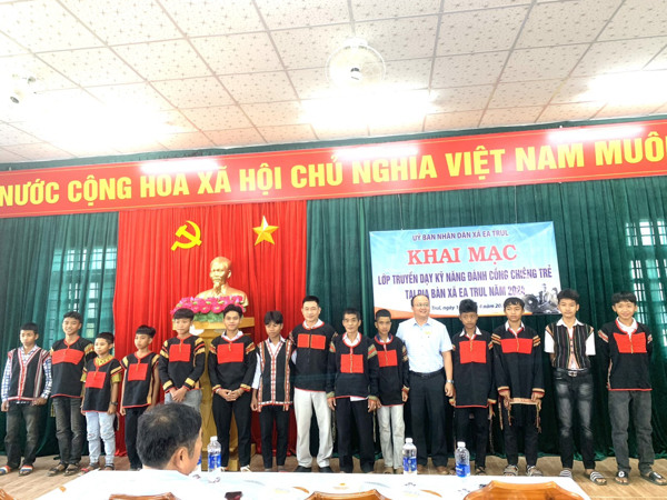 Xã Ea Trul, huyện Krông Bông tổ chức  Khai mạc lớp truyền dạy kỹ năng đánh cồng chiêng trẻ năm 2024 