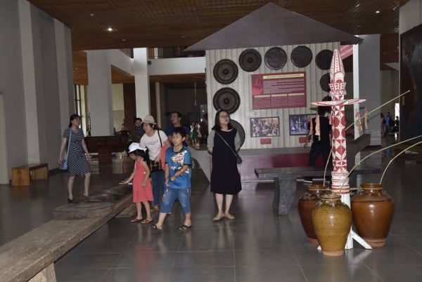 Bảo tàng tỉnh trưng bày chuyên đề “Hội tụ Ba Miền Di sản”