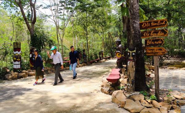 Một ngày "lạc trôi" trong khu bảo tồn lan rừng lớn nhất Việt Nam